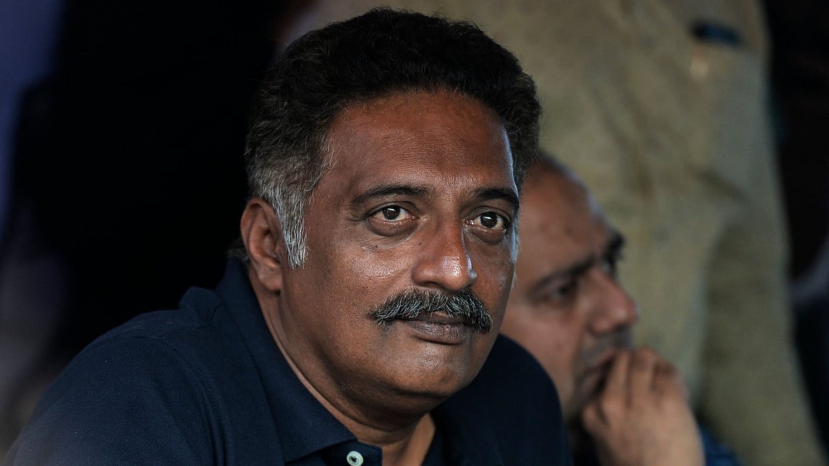 இதே நிலை நீடித்தால் உங்களை அதிகாரத்திலிருந்து கீழிறக்குவார்கள் - மோடியைச் சாடிய பிரகாஷ் ராஜ்