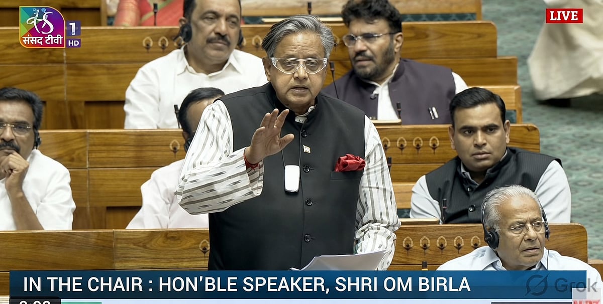 எம்.பி சசிதரூர்