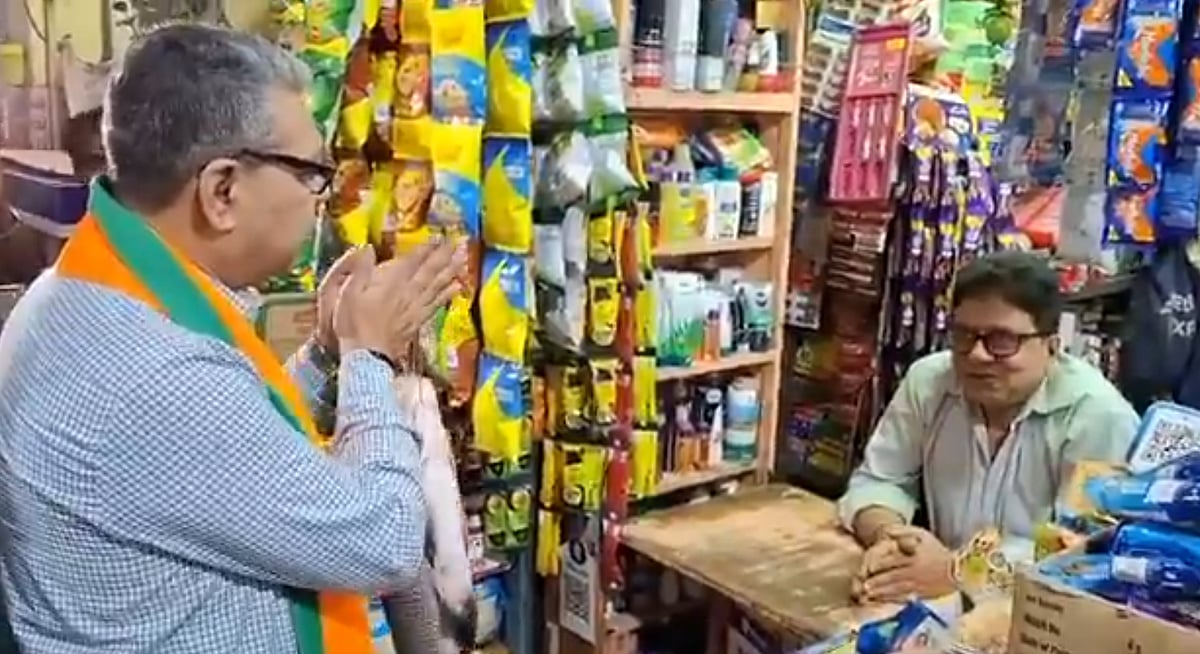 மீனுடன் பிரசாரத்தில் பாஜக வேட்பாளர்