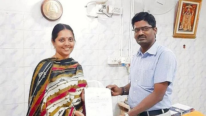 வழக்கறிஞர் சினேகா