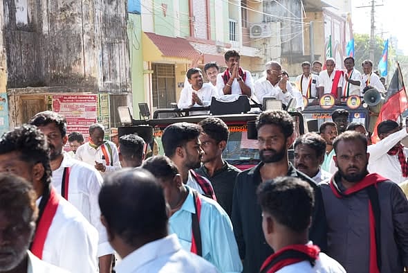 பிரசாரத்தில் காதர்பாட்சா முத்துராமலிங்கம்