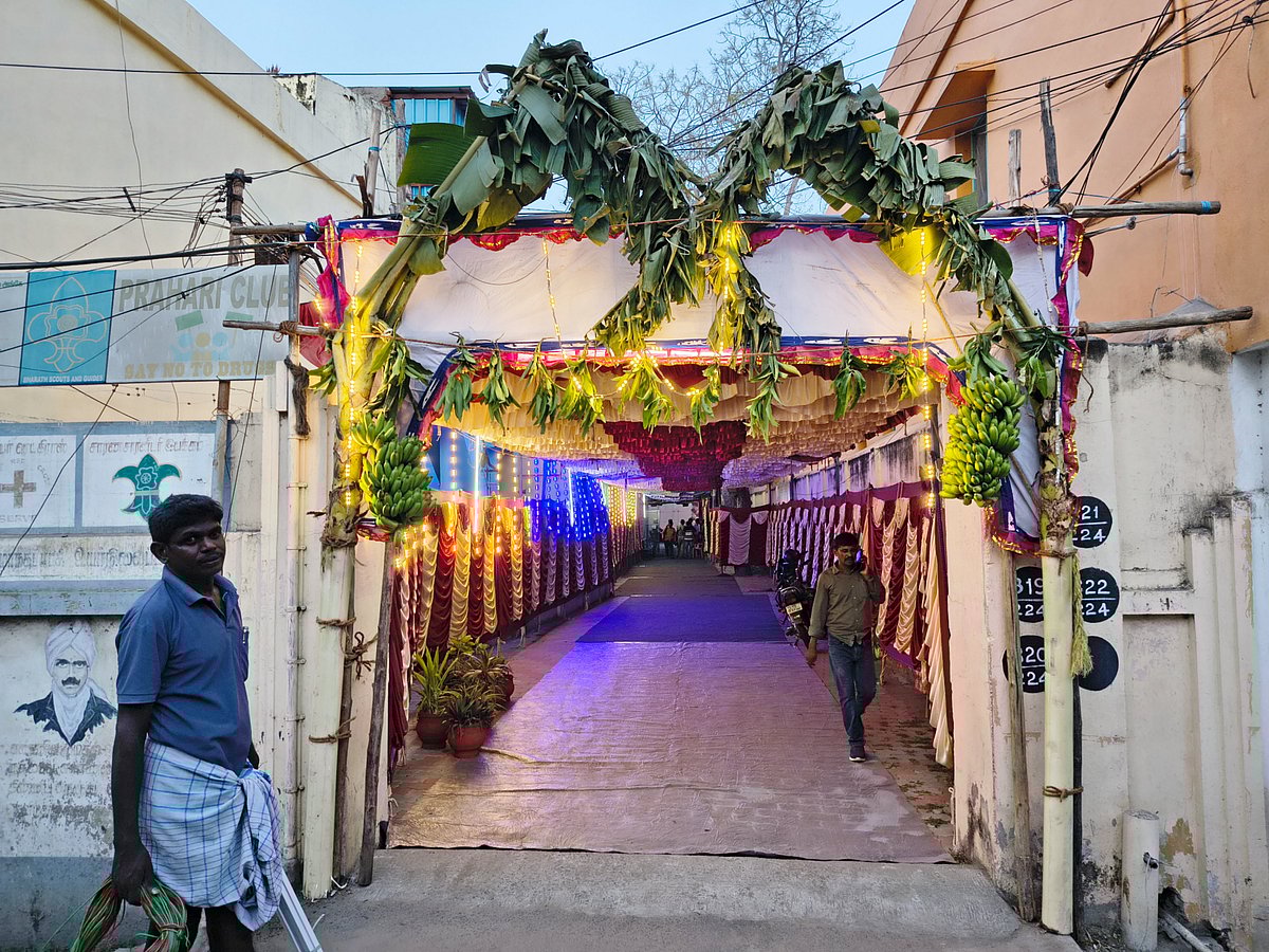 நெல்லை: வாழைமரம், மாவிலைத் தோரணங்கள்!பிங்க், ஊதா நிற வாக்குசாவடிகள்! வாக்குபதிவு முன்னேற்பாடுகள்!