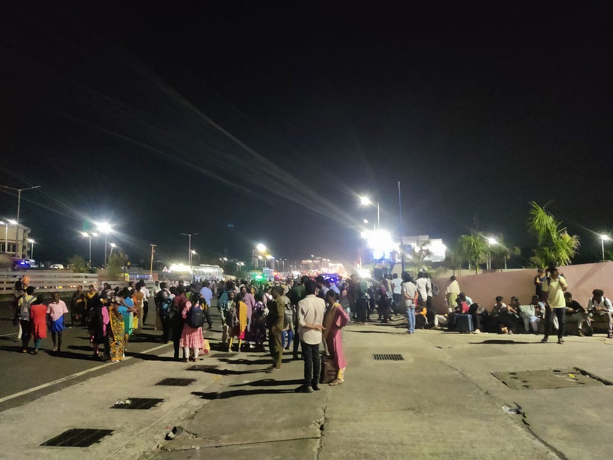 போதுமான-ரயில்,-பேருந்து-இல்லாமல்-அவதிப்பட்ட-மக்கள்;-ஸ்தம்பித்த-கிளாம்பாக்கம்;-பயணியின்-அனுபவம்