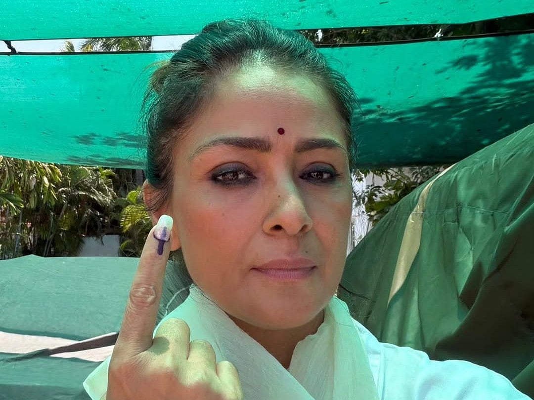 "இது வாக்குச்சாவடி, சினிமா படப்பிடிப்பு தளம் அல்ல..!" - வாக்களித்த சிம்ரன் பதிவு