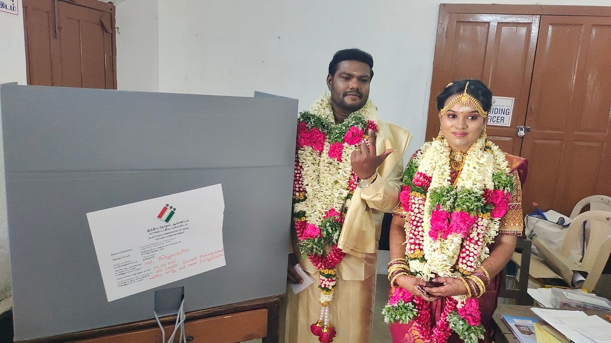 நெல்லை: ஜனநாயக கடமையை நிறைவேற்றிய முதல் தலைமுறை வாக்காளர்கள், இளம் வாக்காளர்கள், புதுமண தம்பதிகள்!