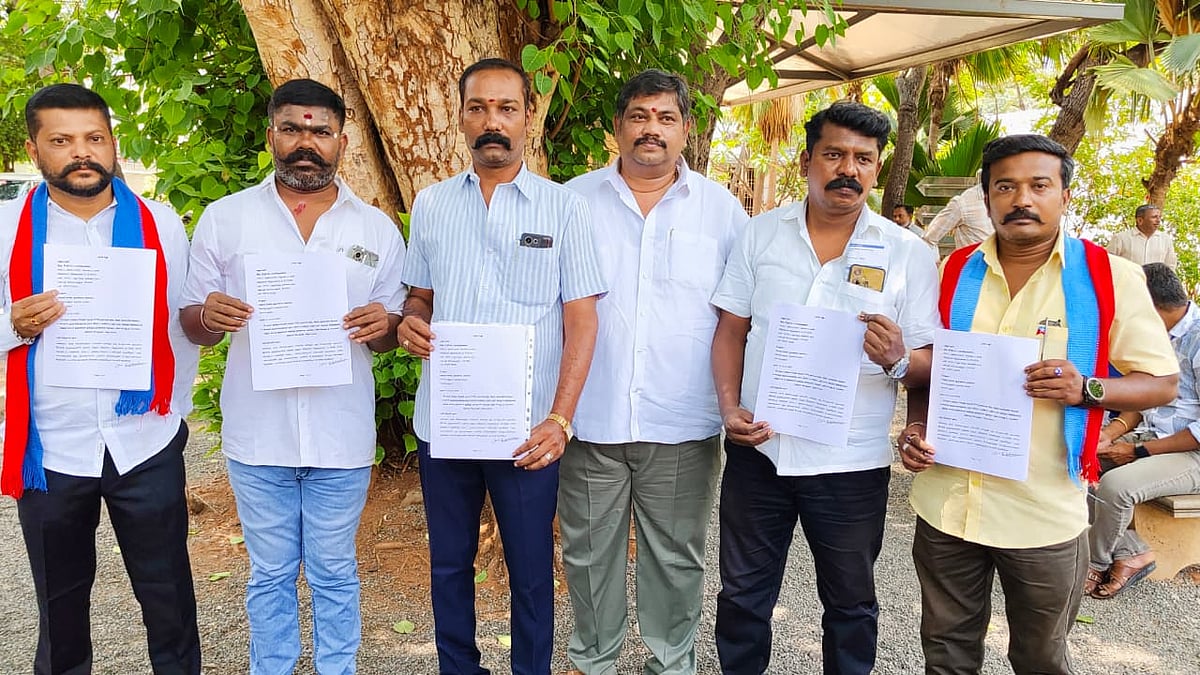 விஜய் மீது புகார்