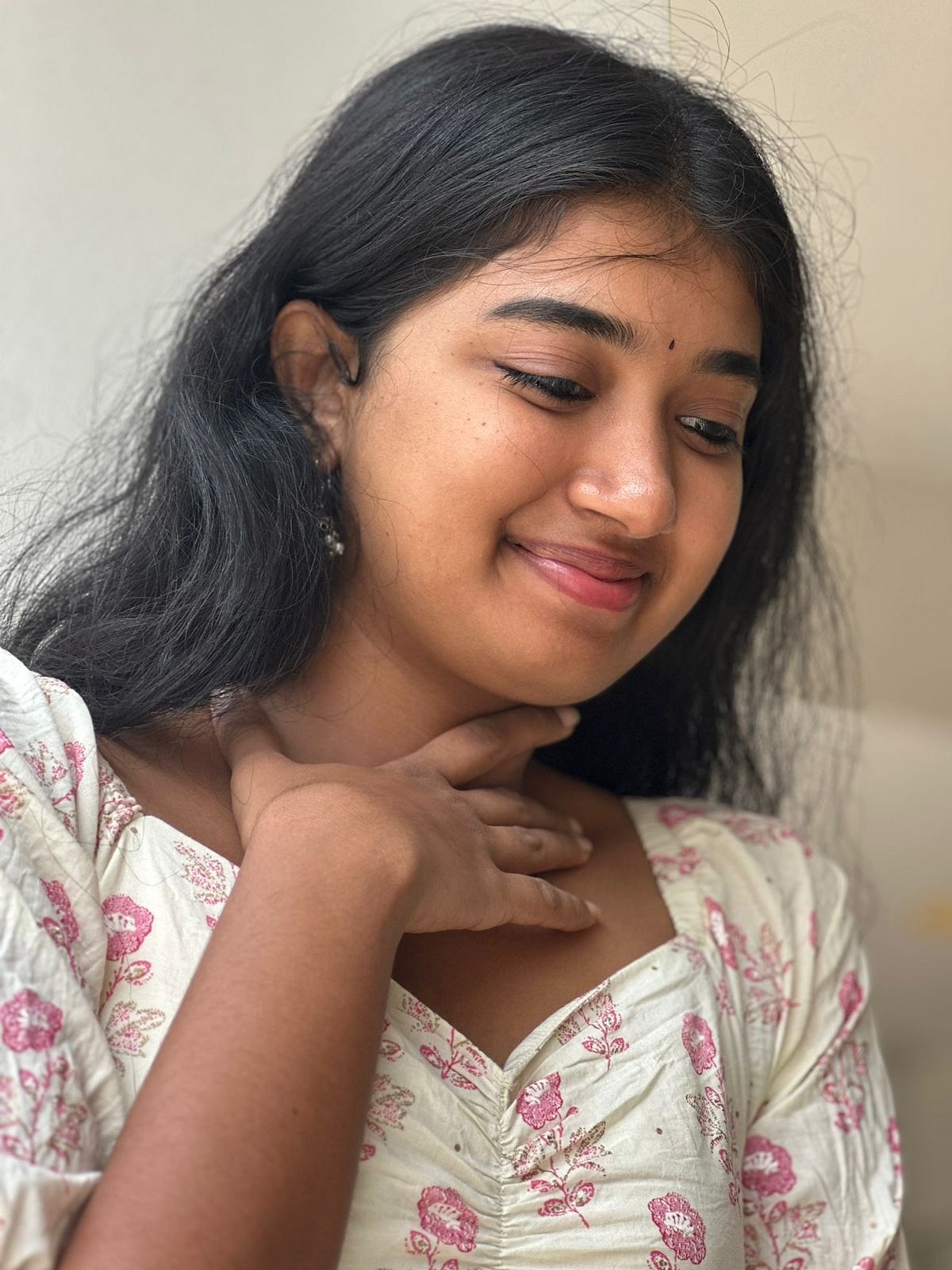 `ரொம்ப அடாவடி பண்ணினாங்க- அனு; அக்ரிமென்ட்ல தெளிவா இருக்கு - விஜய் ரெசார்ட் வெப்சீரிஸ் பஞ்சாயத்து