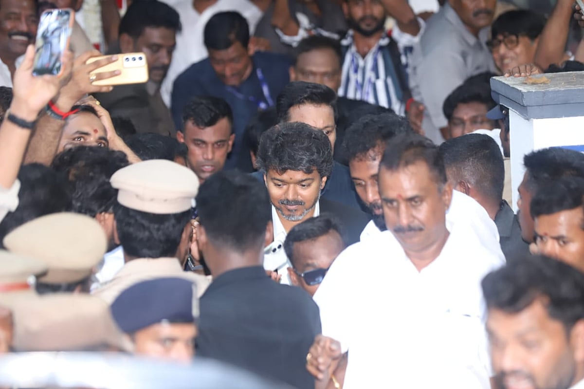 சி.வி சண்முகம் ஆதரவு எம்.எல்.ஏ