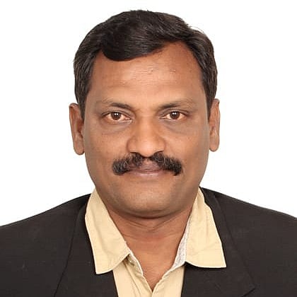 சென்னை முகப்பேர் கிழக்கு அரசு ஆண்கள் உயர்நிலைப் பள்ளி தலைமை ஆசிரியர் விஜயகுமார்