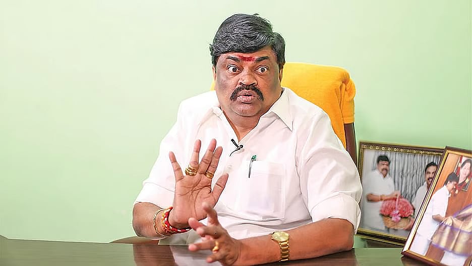 அமைச்சர் ராஜினாமா: ``மத்திய அரசு அடிபணியவில்லை - ராஜேந்திர பாலாஜி சொல்லும் விளக்கம்!