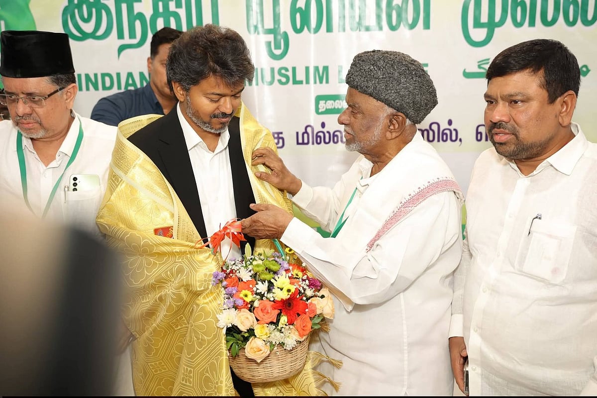 விஜய் - காதர் மொய்தீன்
