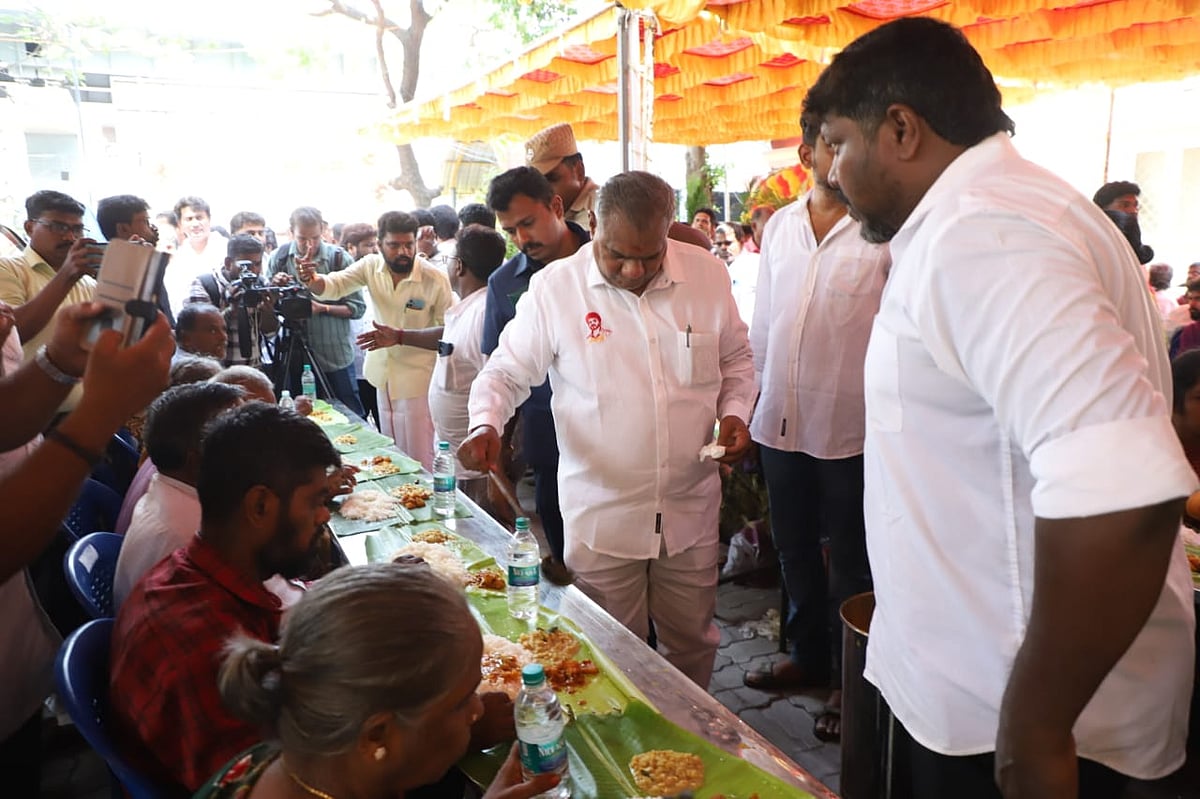 அமைச்சர் ஆனந்த்