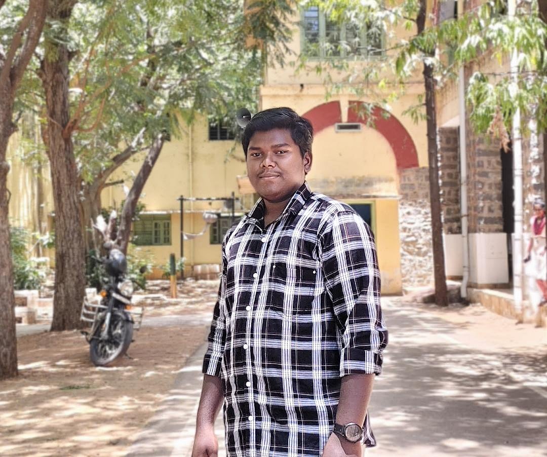  பா. வினோத்