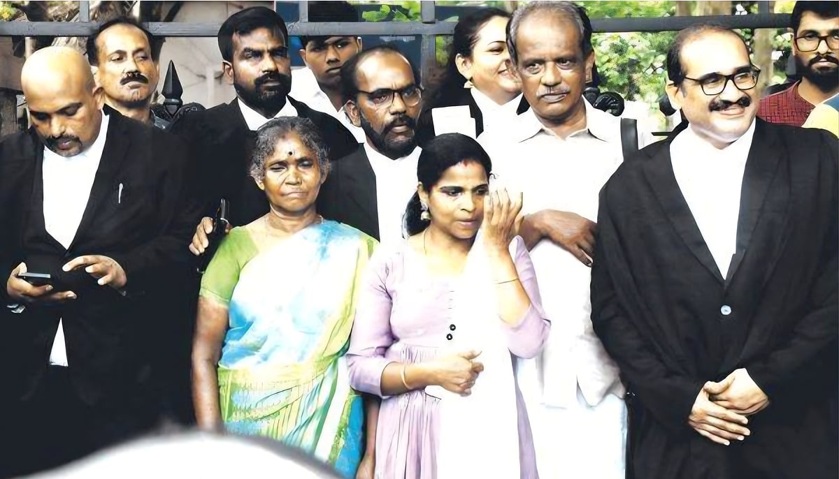 கோர்ட்டுக்கு வந்த அட்டப்பாடி மது குடும்பத்தினர்