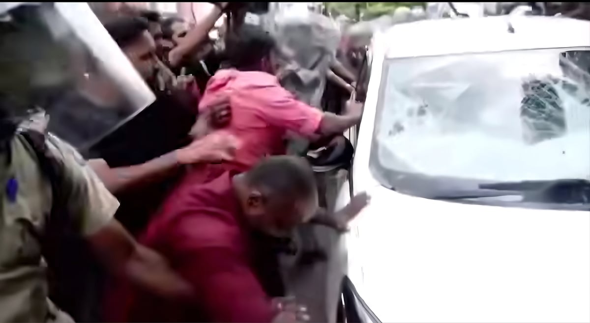 பினராயி விஜயன் வீட்டுக்கு முன் கார் உடைக்கப்பட்ட வழக்கு; அரசு வக்கீல் மீது அமலாக்கத்துறை அதிருப்தி