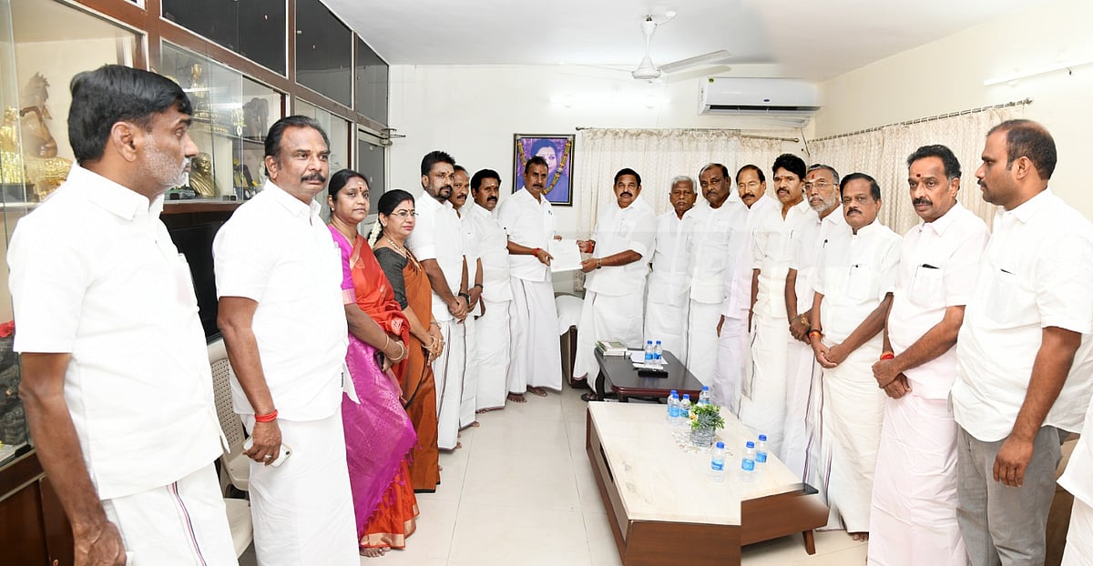 எடப்பாடி - எஸ்.பி.வேலுமணி