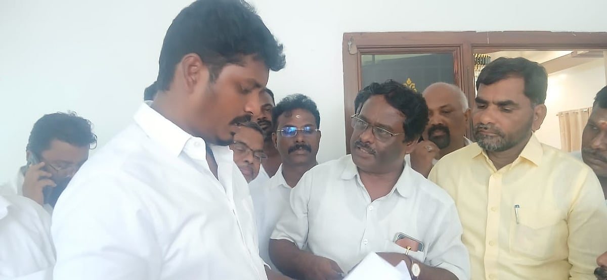 டாஸ்மாக் ஊழியர்கள் மனு