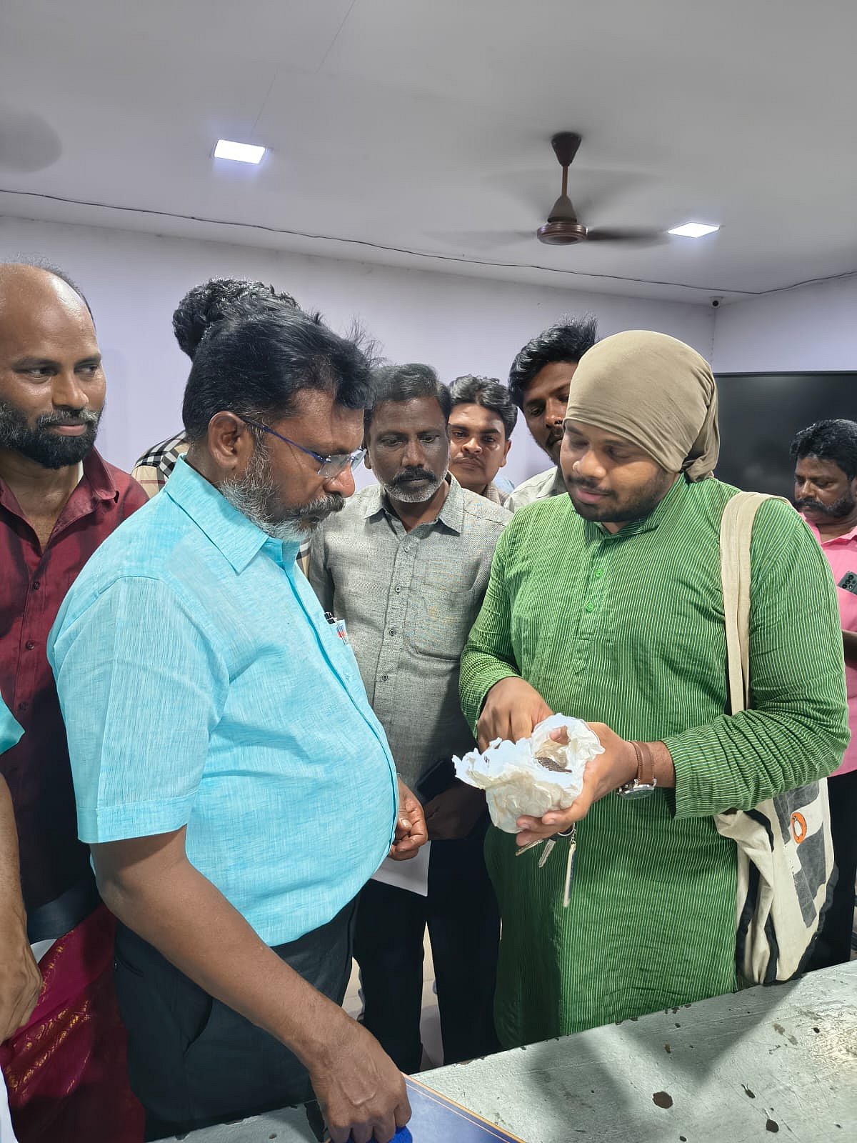 'உதவும் கைகள்' பகு