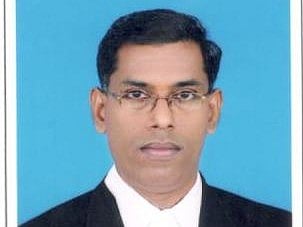 வழக்கறிஞர் மற்றும் பில்டர் முத்துசாமி