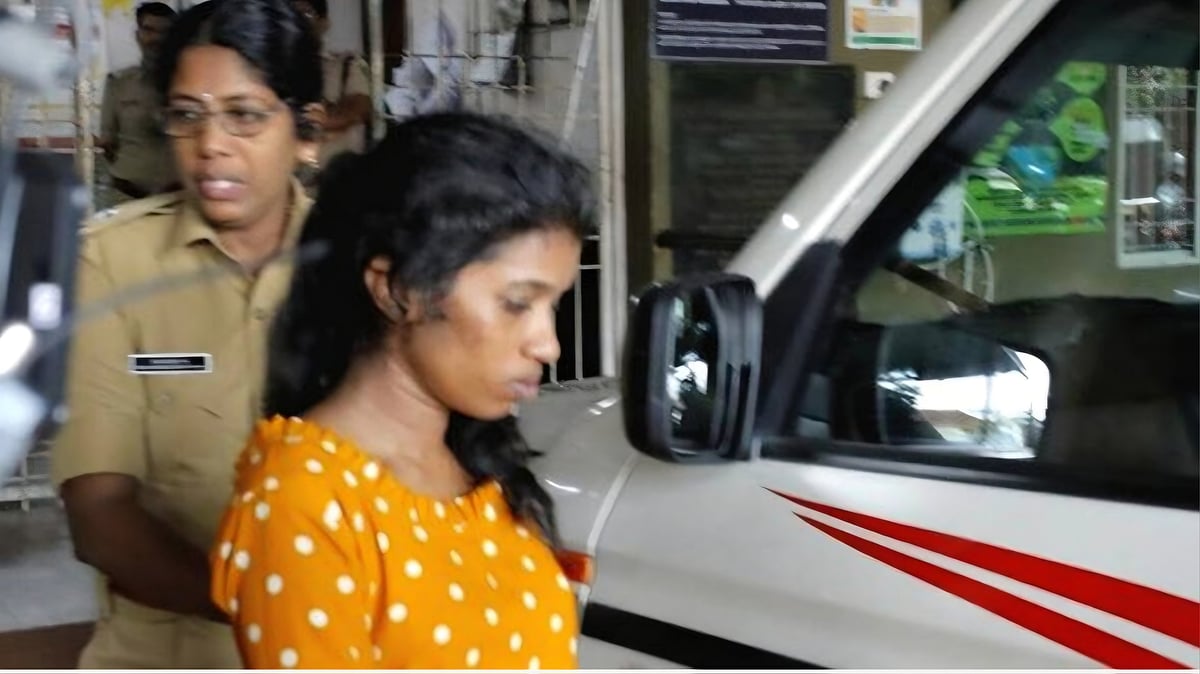 கைது செய்யப்பட்ட குழந்தையின் தாய் அகிலா