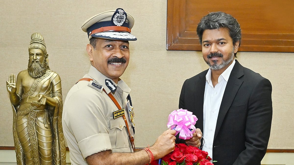 டிஜிபி மகேஷ் குமார் அகர்வால் - முதல்வர் விஜய்