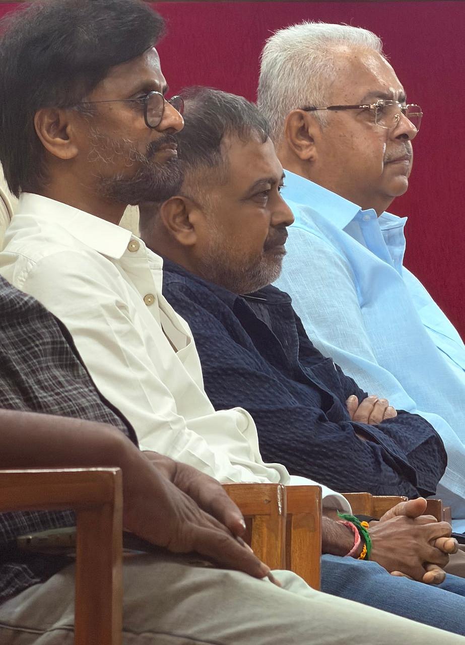 விழாவில் 