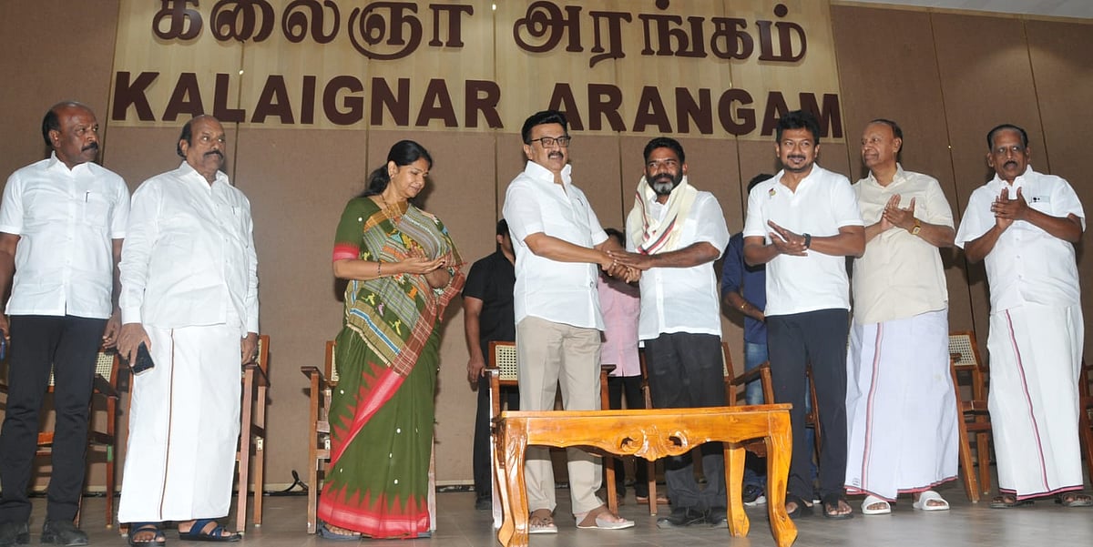 Panaiyur Babu joins the DMK