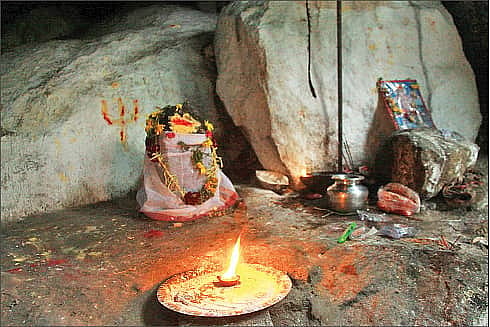 சொக்கம்பட்டி சுயம்பூற்றுநாதர் கோயில்