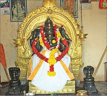 சொக்கம்பட்டி சுயம்பூற்றுநாதர் கோயில் விநாயகர்