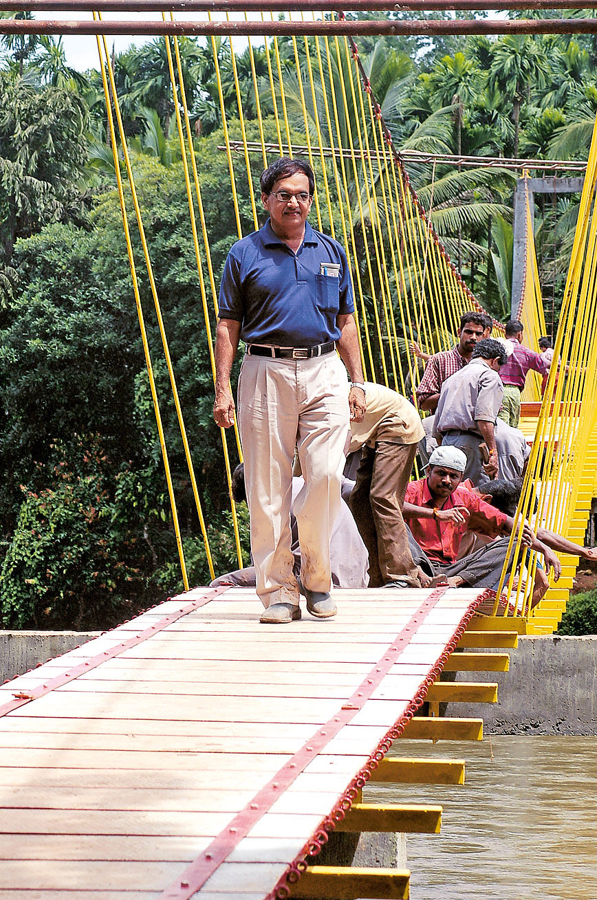 கிரிஷ் பரத்வாஜ் Bridgeman of India