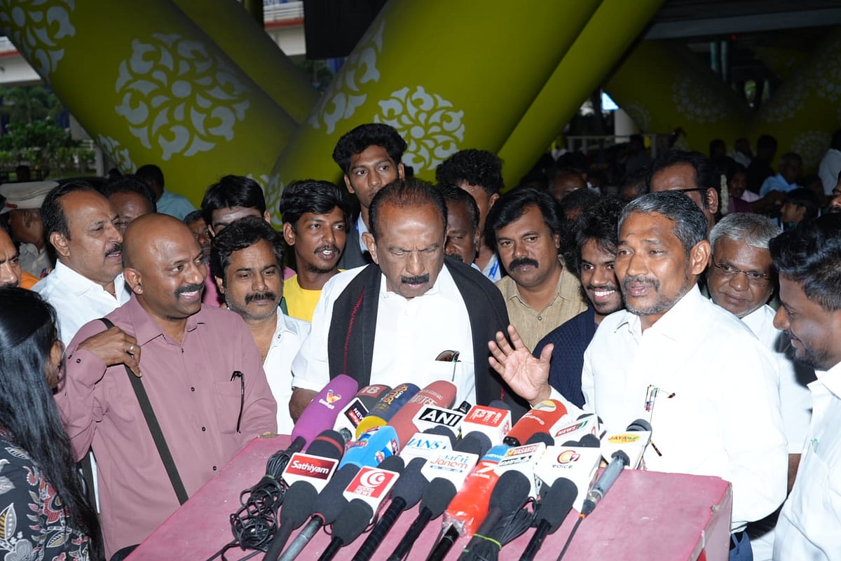 அமைச்சர்களுடன் லிடியன் நாதஸ்வரம்