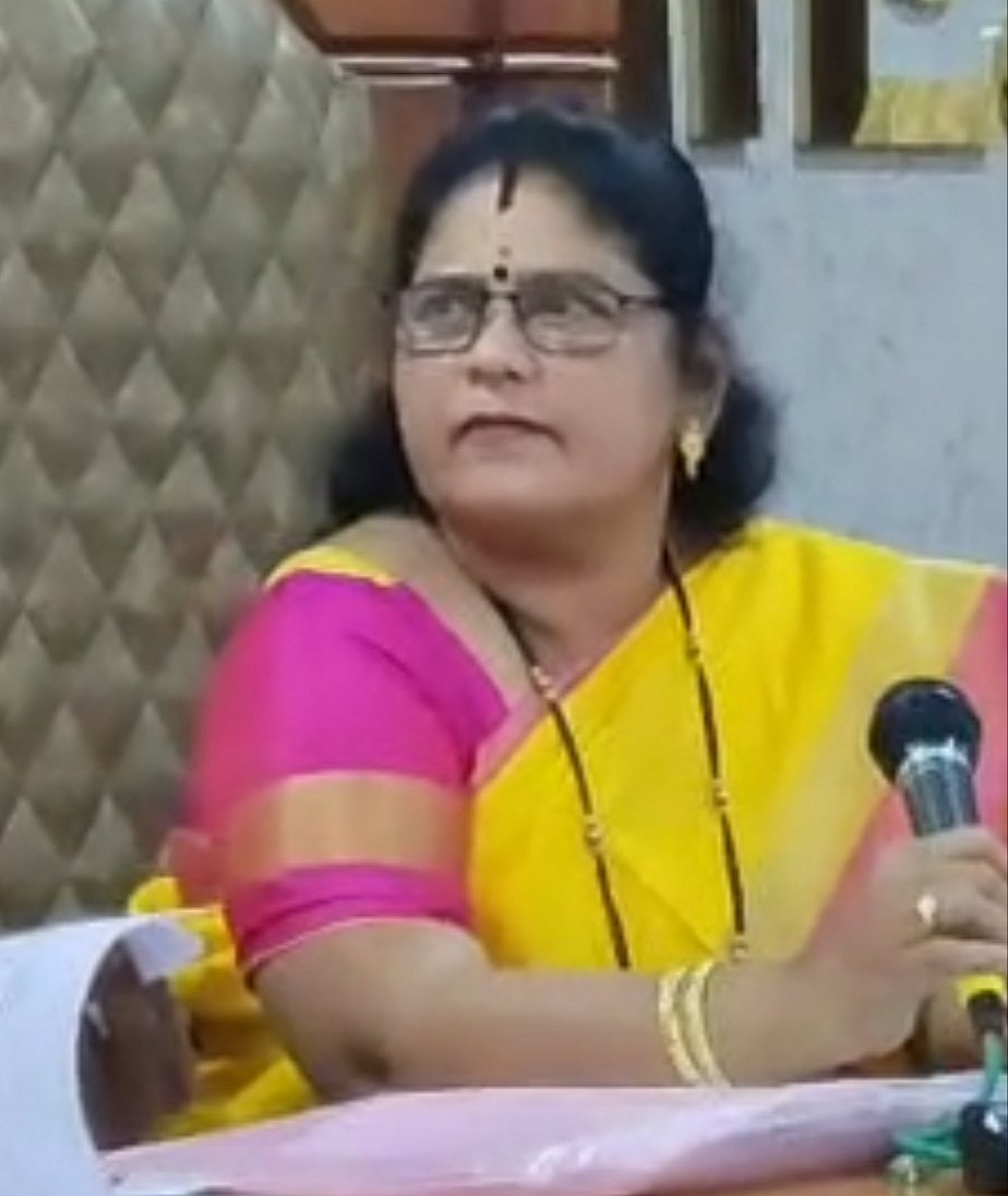 துணைத் தலைவர் சாவித்திரி 