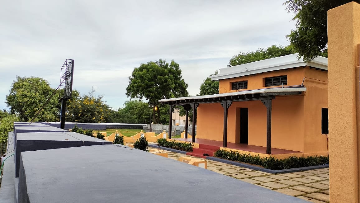பாளையங்கோட்டை - மேடை காவல் நிலையம்