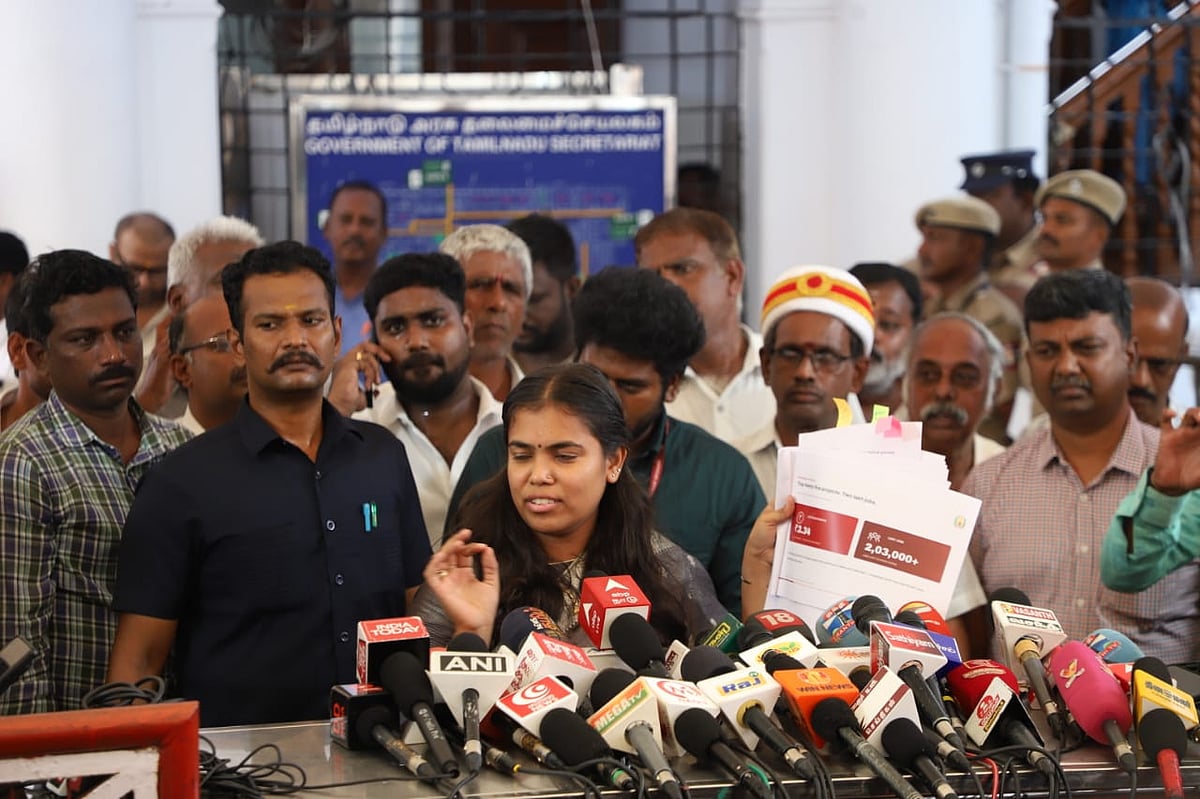 அமைச்சர் கீர்த்தனா