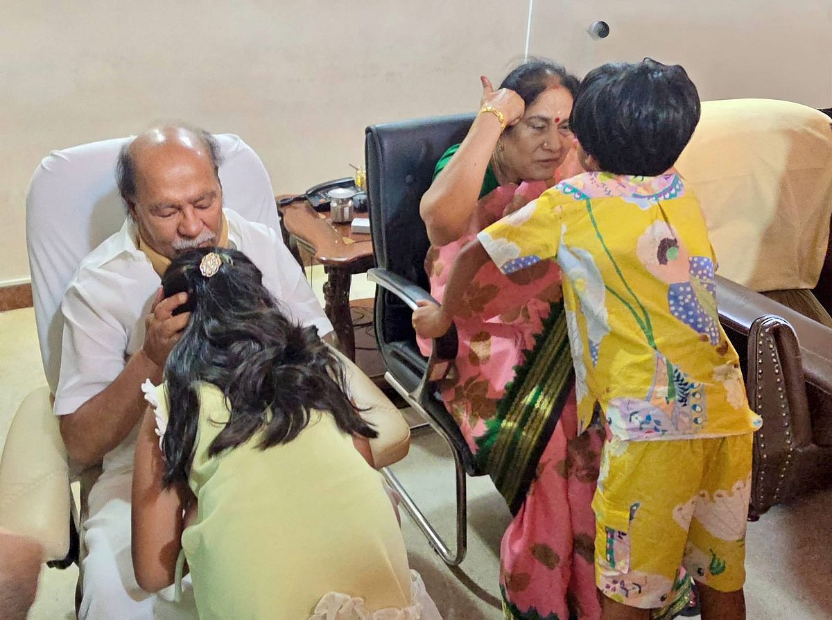 ராமதாஸ் - அன்புமணி 