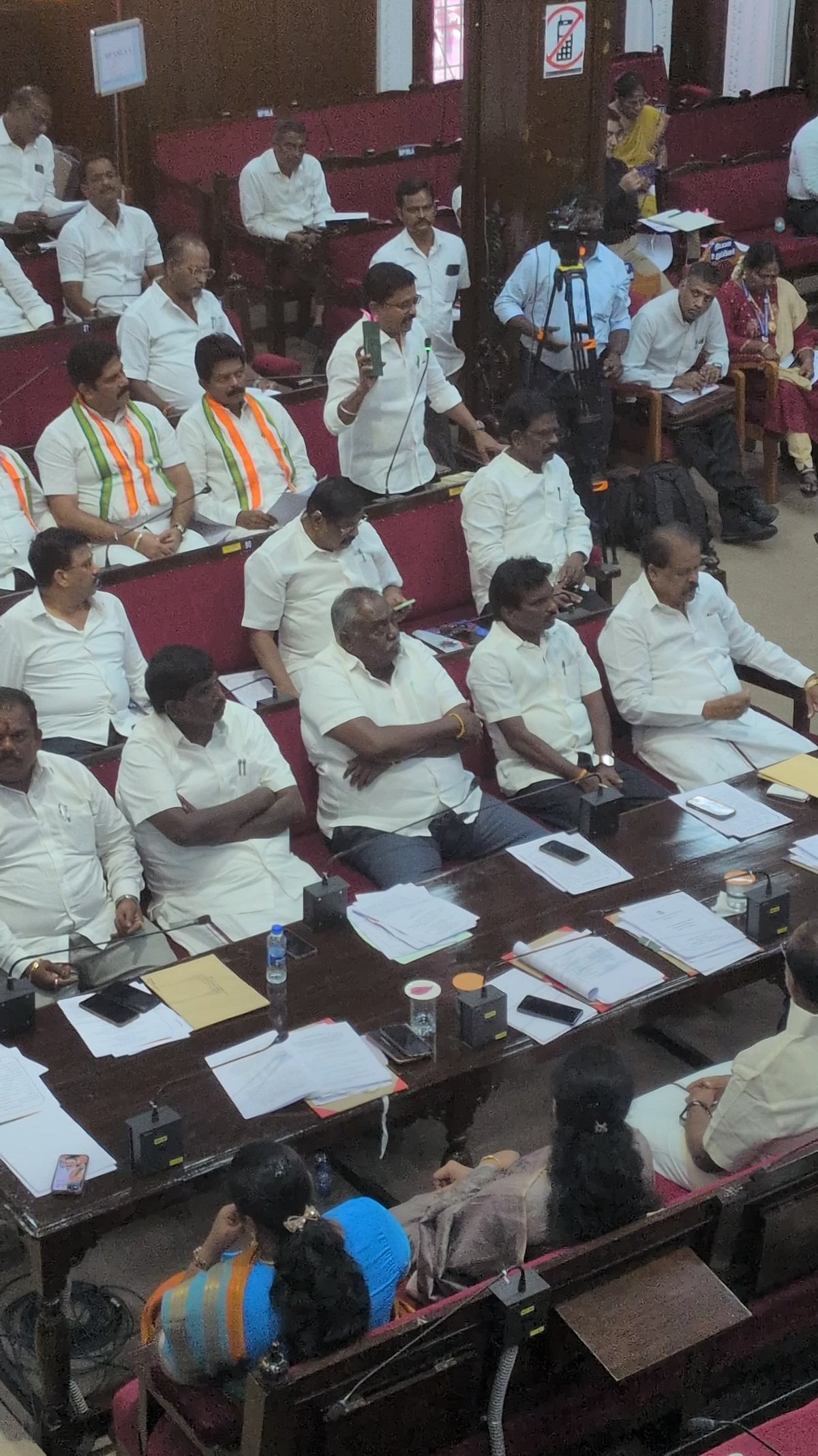 கவி கணேசன்