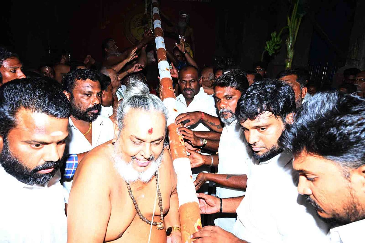 வரலாற்றுச் சிறப்புமிக்க திருக்குடமுழுக்கு விழா; தயாராகும் மதுரை மீனாட்சி கோயில் | Photo Album