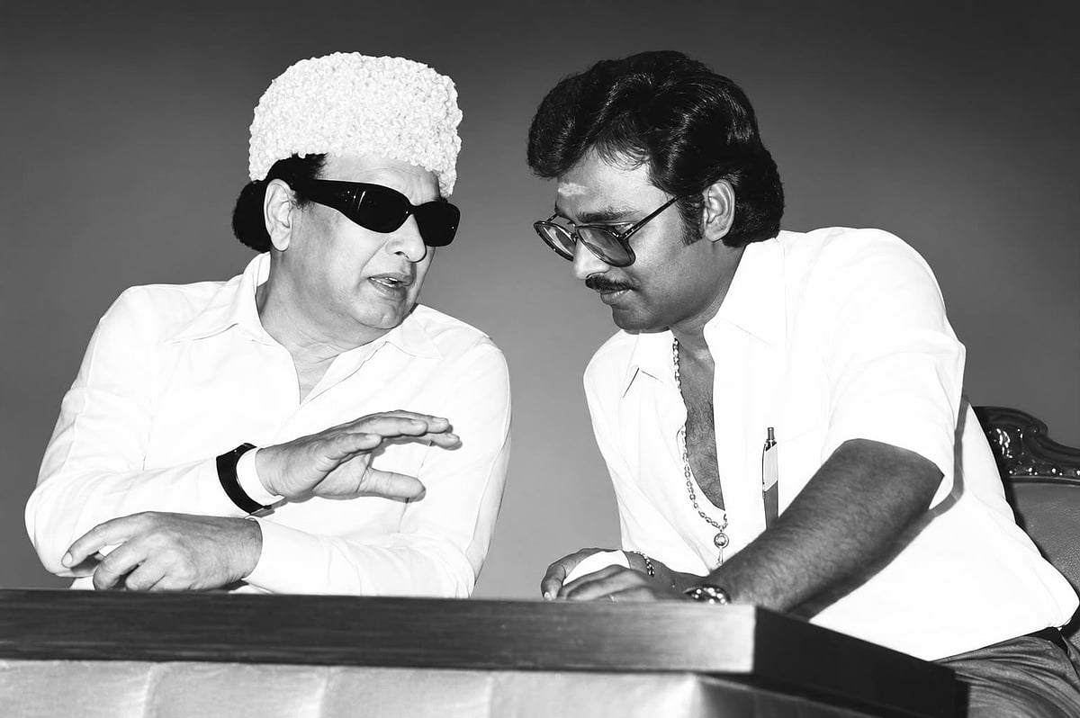 புரட்சித் தலைவர் பாக்யராஜ் மீது பேரன்பு கொண்டிருந்தார்! - பழனிசாமி| பாக்யராஜ்  | Live 