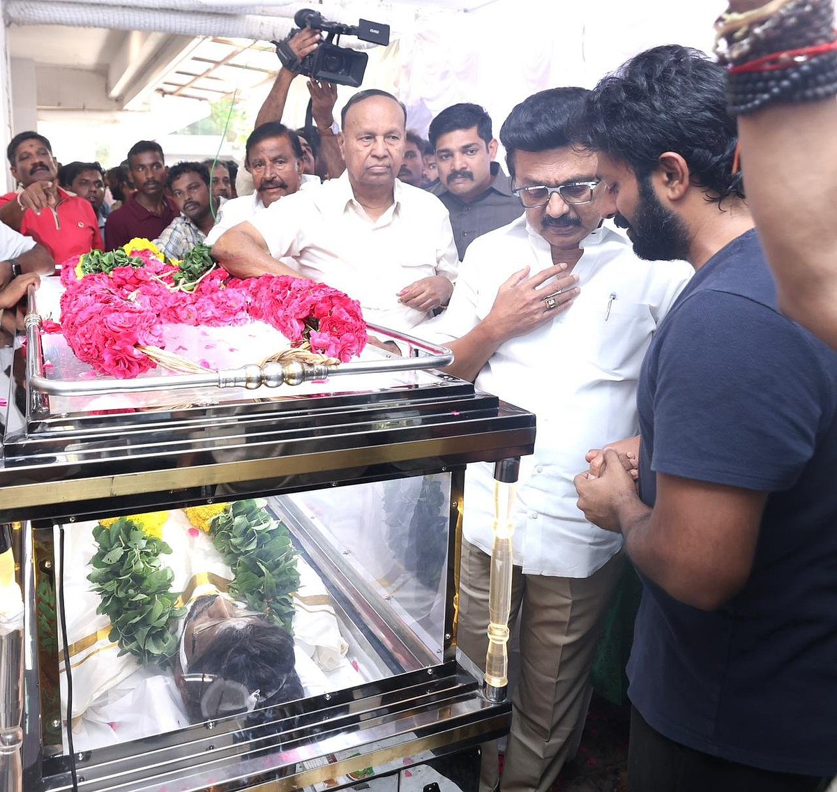 பாக்யராஜ் மறைவிற்கு ஸ்டாலின் அஞ்சலி