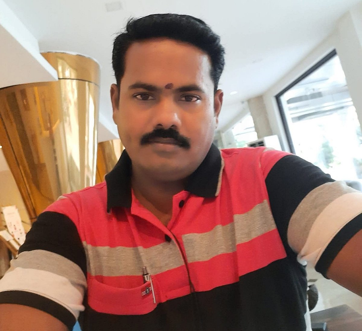 பயண ஏற்பாட்டாளர் ராஜா