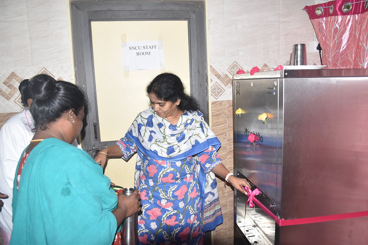 அரியலூர் அரசு மகப்பேறு மருத்துவமனையில் மாவட்ட ஆட்சியர்