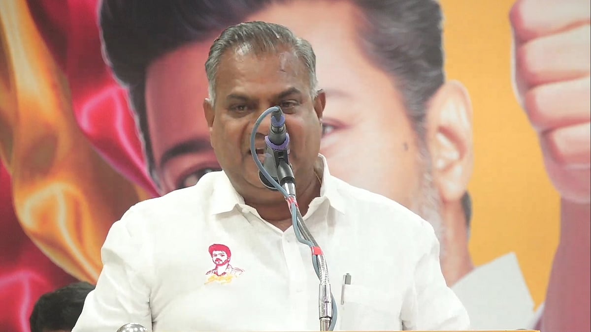 புஸ்ஸி ஆனந்த்
