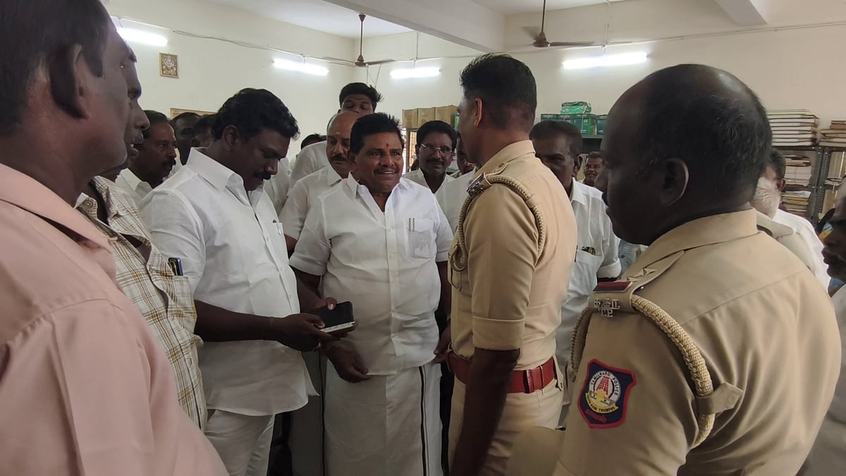அனிதா ராதாகிருஷ்ணன் கைது
