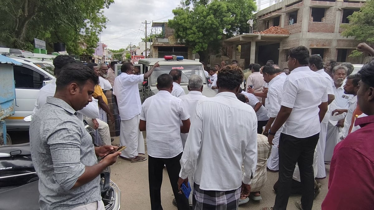 அனிதா ராதாகிருஷ்ணன் கைது