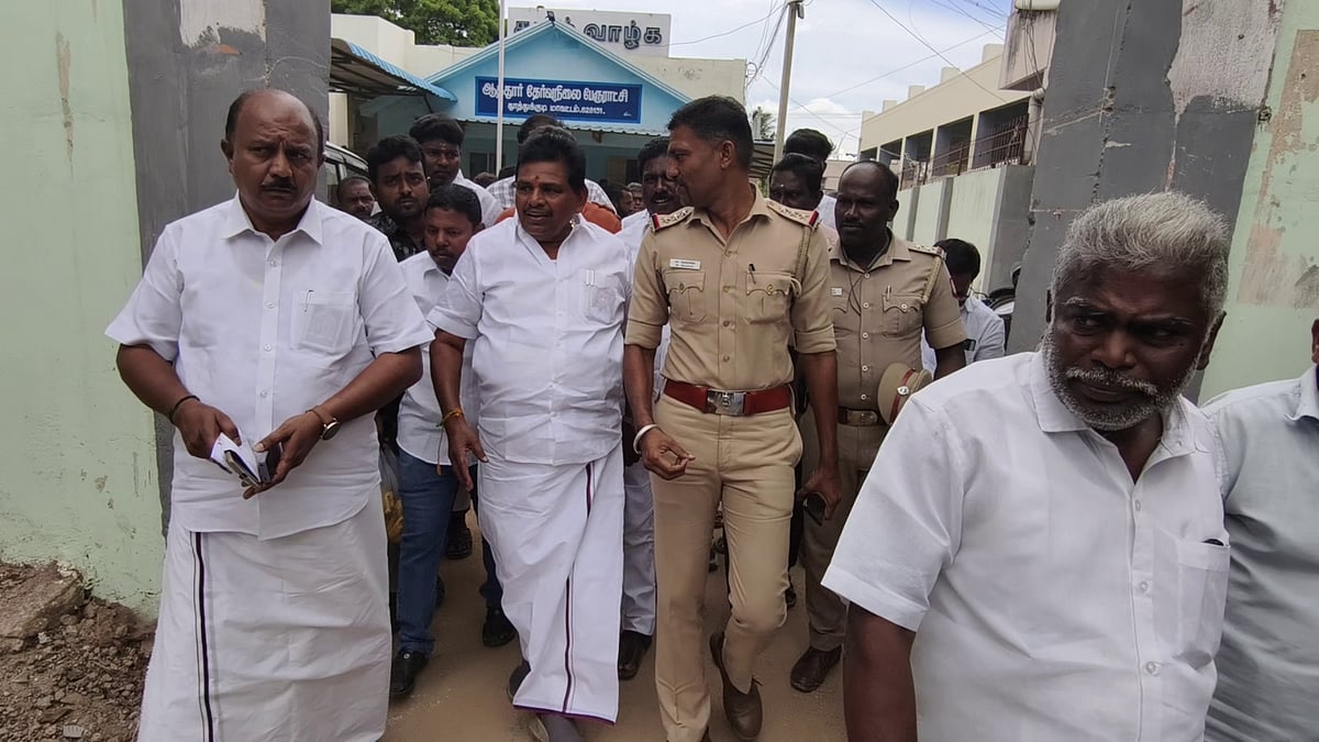 `தவெக-வில் இணையச் சொல்லி என்னை வற்புறுத்தினார்கள்!- கைதான அனிதா ராதாகிருஷ்ணன் `பகீர் குற்றச்சாட்டு