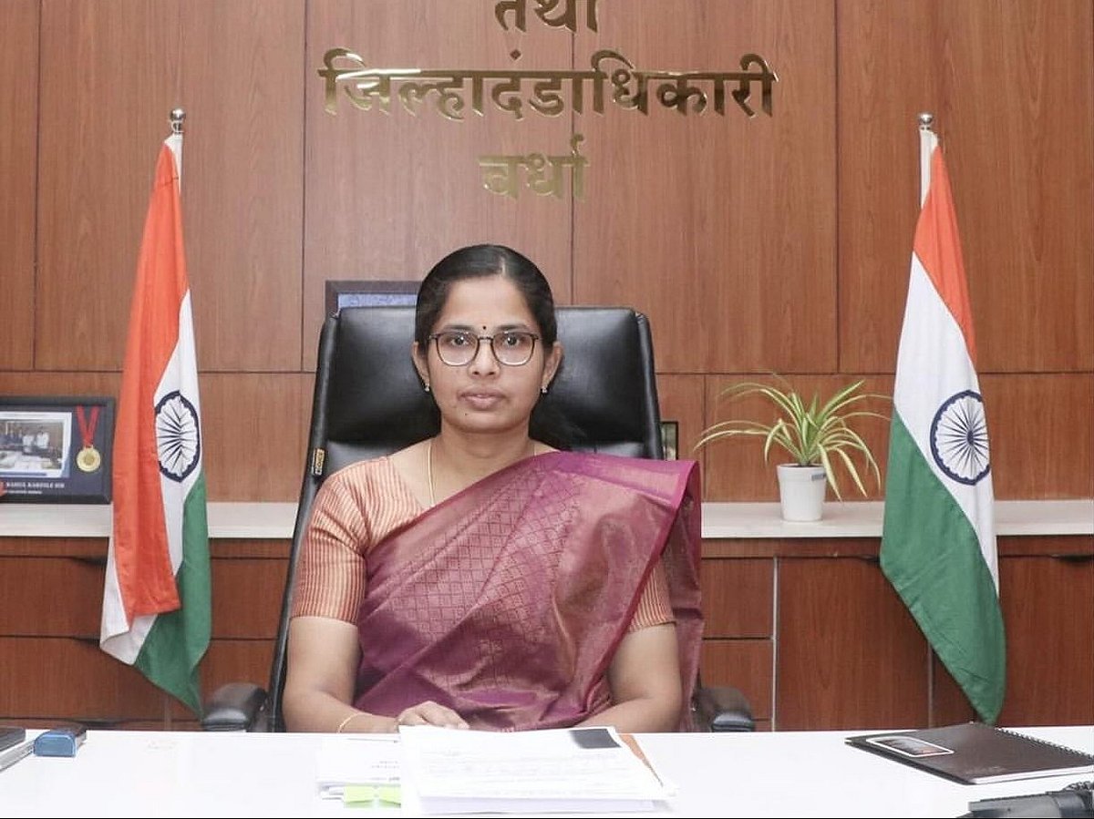 `வான்மதி IAS - ஈரோட்டில் வறுமையின் பிடியில் ஆடு மேய்த்தவர்.. இன்று மகாராஷ்டிராவின் சிறந்த கலெக்டர்!