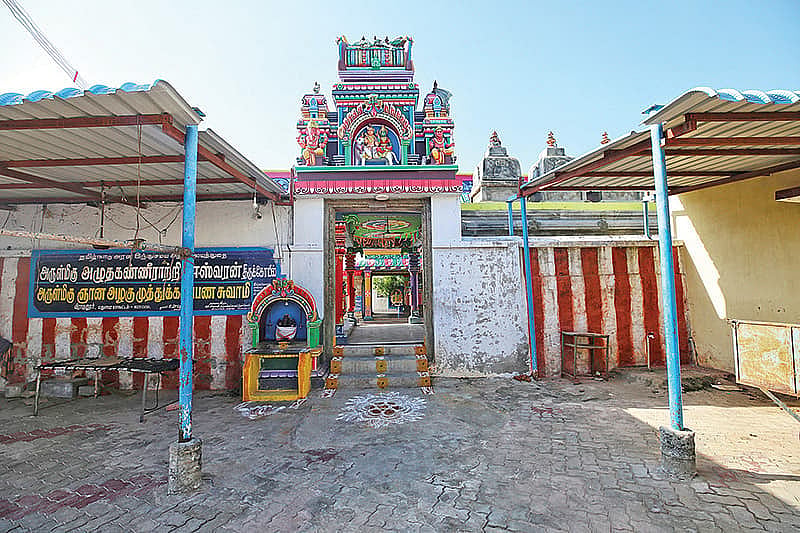 மதுரை மாவட்டம், விராதனூர் அழுத கண்ணீர் ஆற்றிய ஈஸ்வரன்: கவலைகள் தீரும்... கடன் சுமை குறையும்!