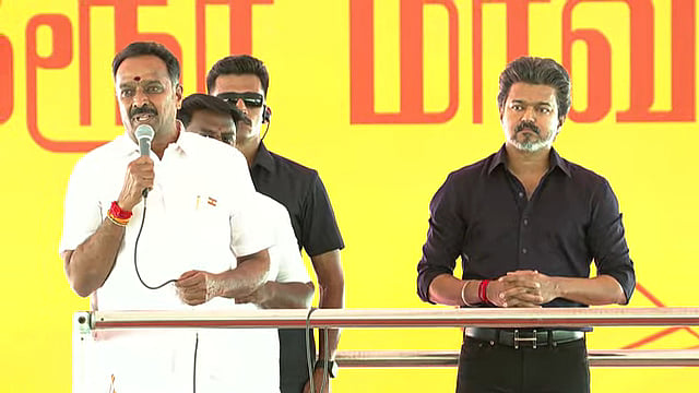 எம்.ஆர் விஜய்பாஸ்கர் - முதல்வர் விஜய் 