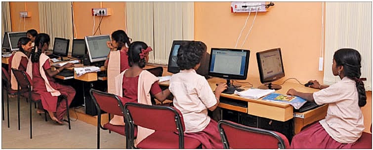 அரசுப் பள்ளி மாணவர்கள்