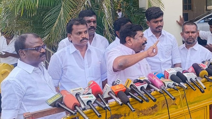 ``வாடகை சக்திகளின் துணையில் ஆட்சி நடத்துகிறார் விஜய்! - அதிமுக எம்.பி இன்பதுரை காட்டம்